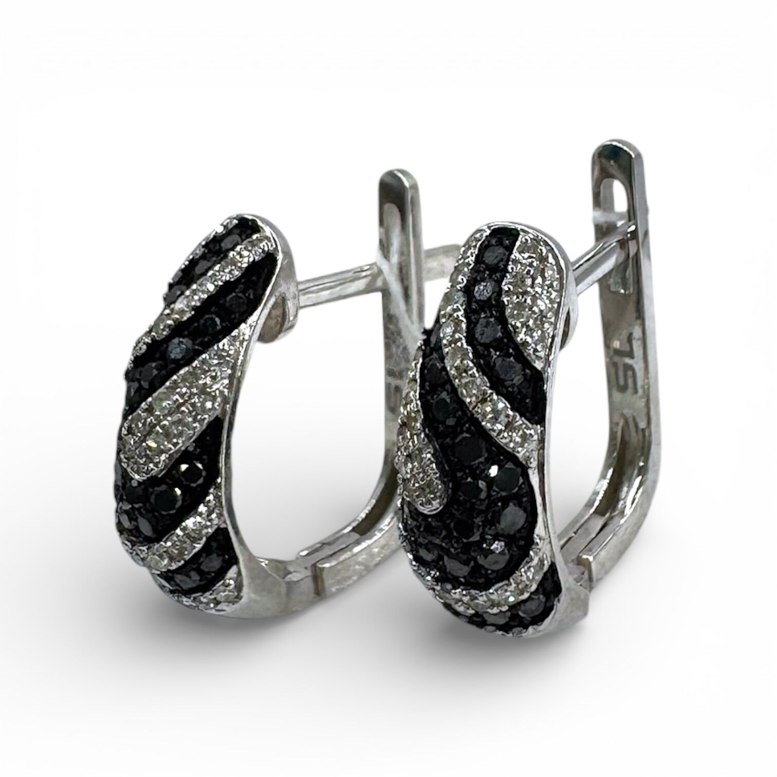 Золотые серьги с бриллиантами