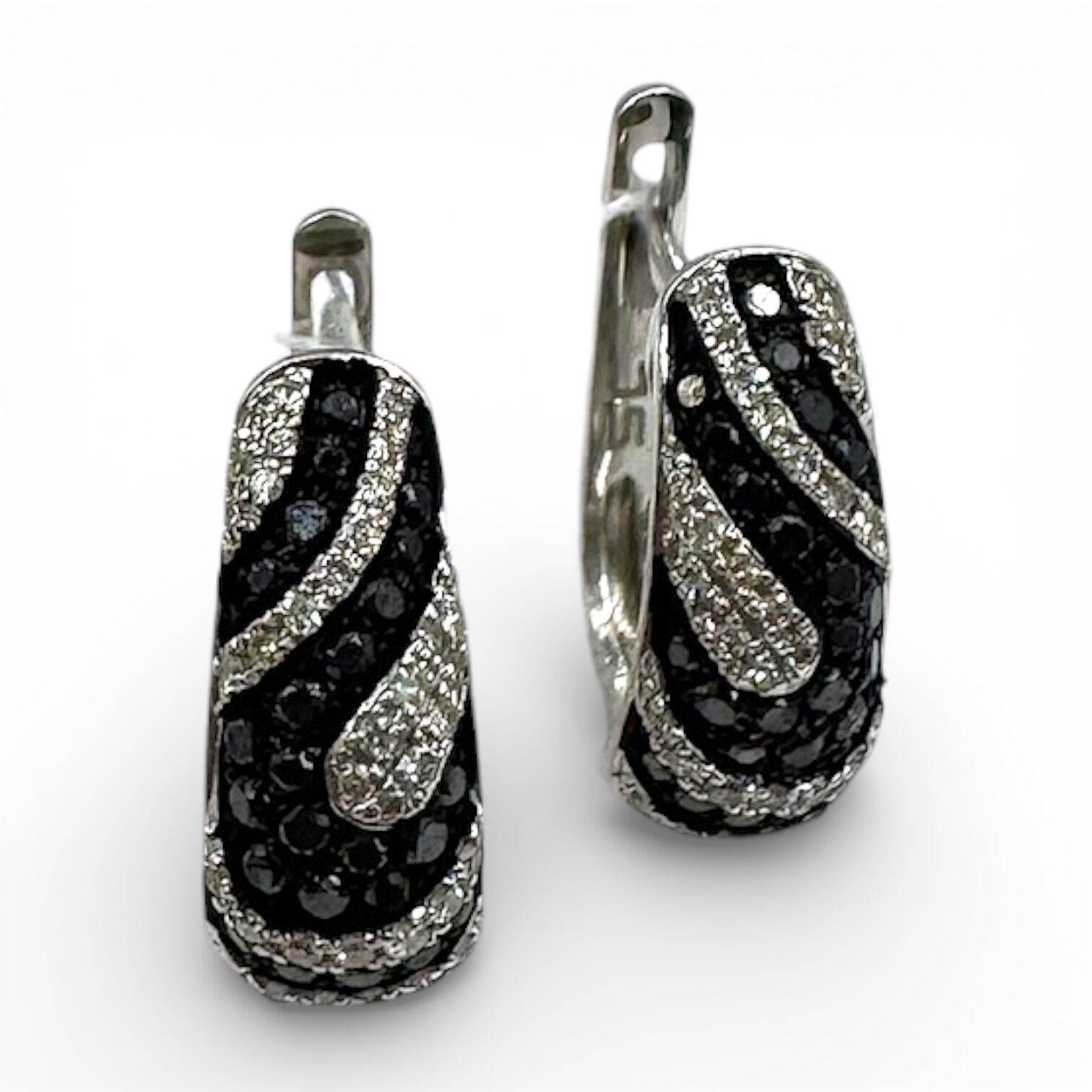 Золотые серьги с бриллиантами