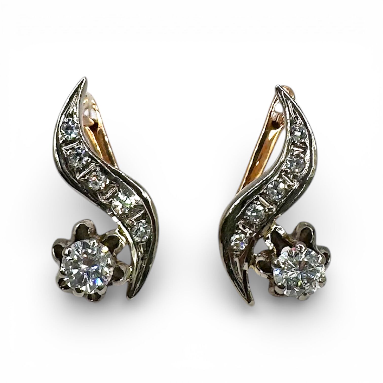 Золотые серьги с бриллиантами