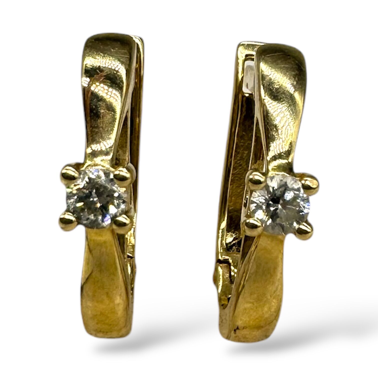 Золотые серьги с бриллиантами