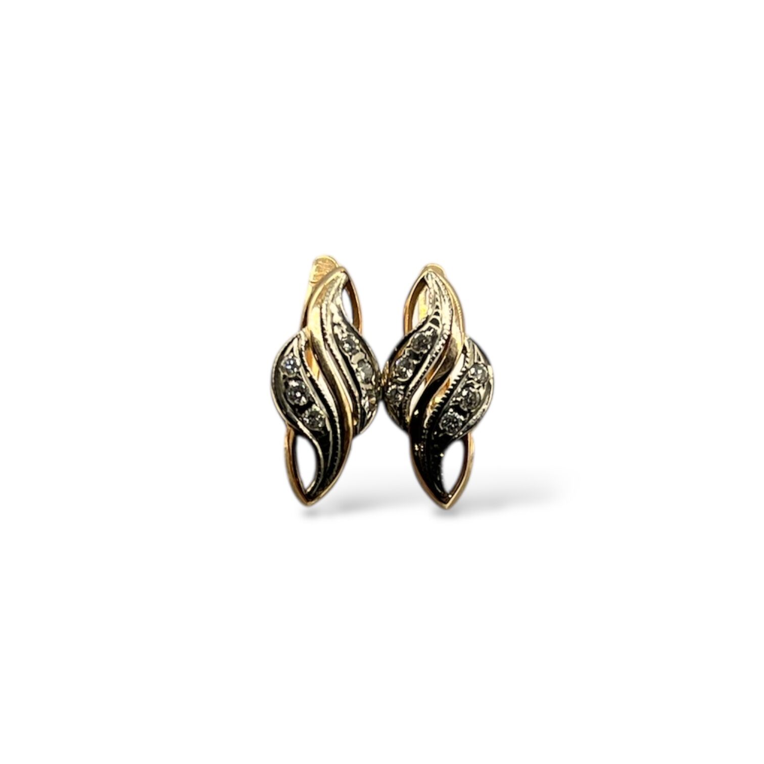 Золотые серьги с бриллиантами