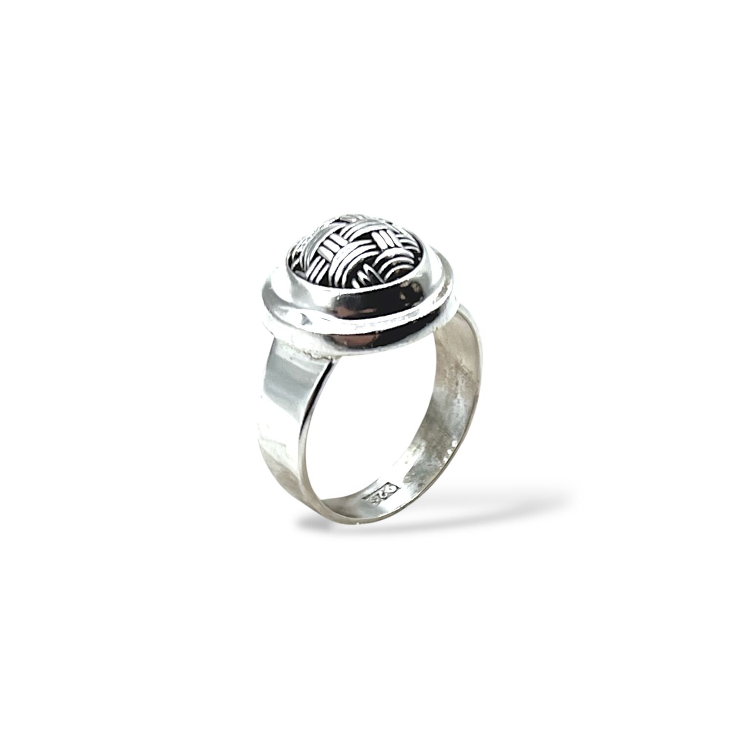 Серебряное кольцо