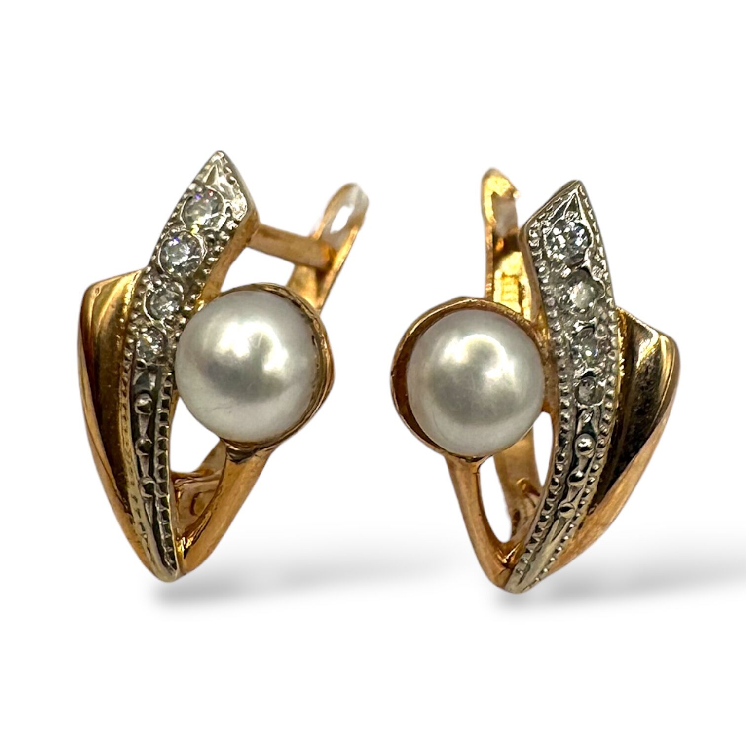 Золоті сережки перлами