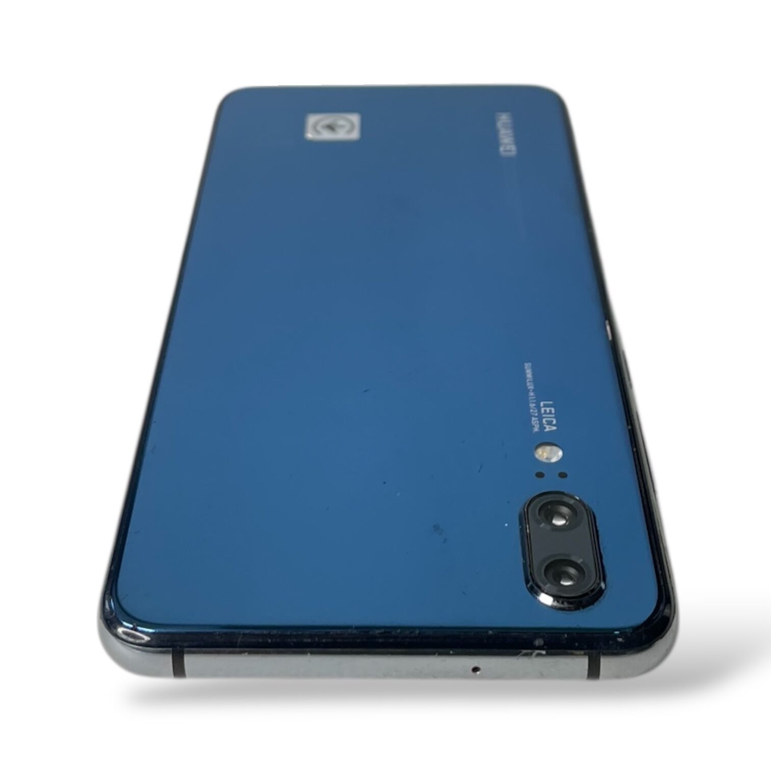 Смартфон Huawei P20 4/128 Gb + Зарядное устройство