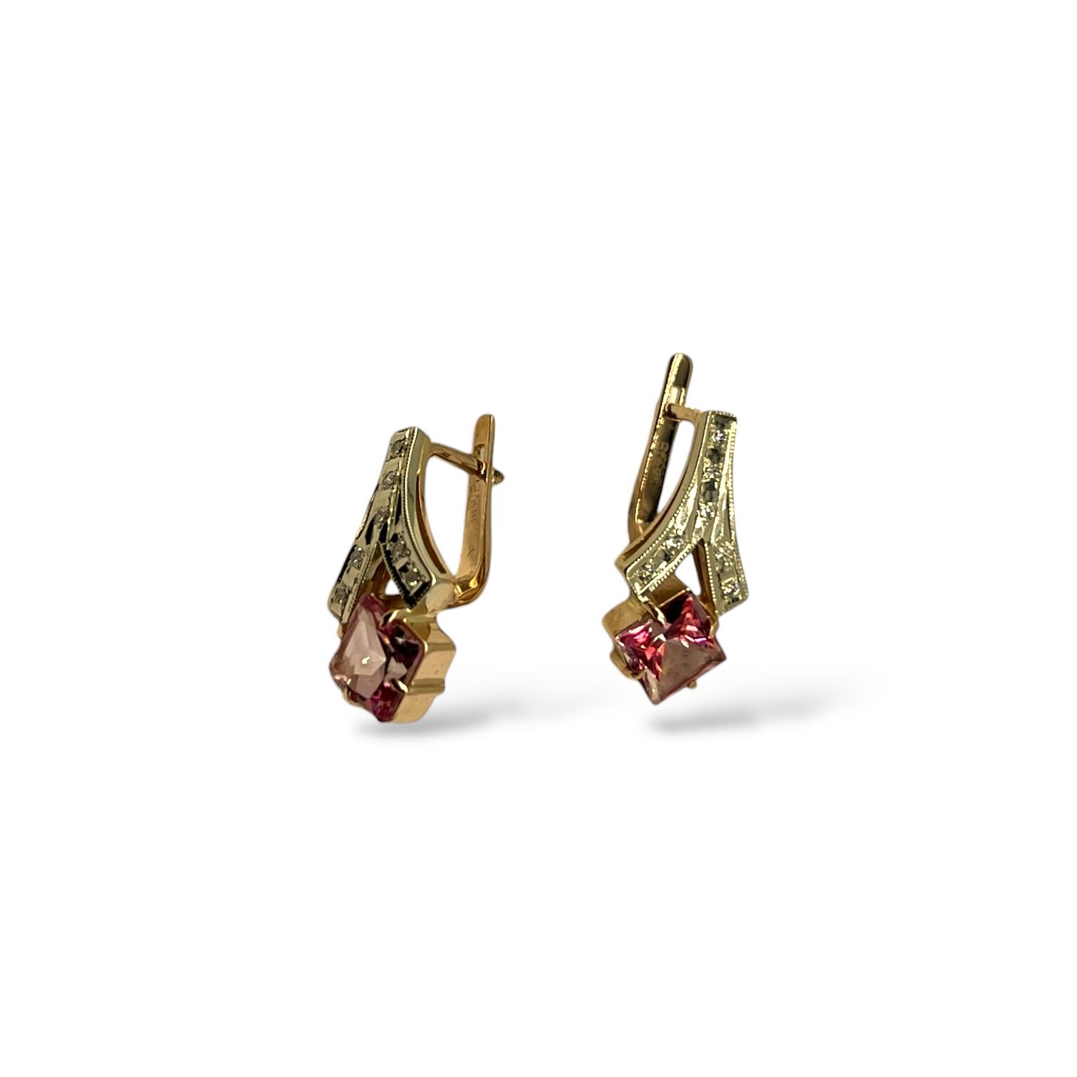 Золотые серьги с бриллиантами