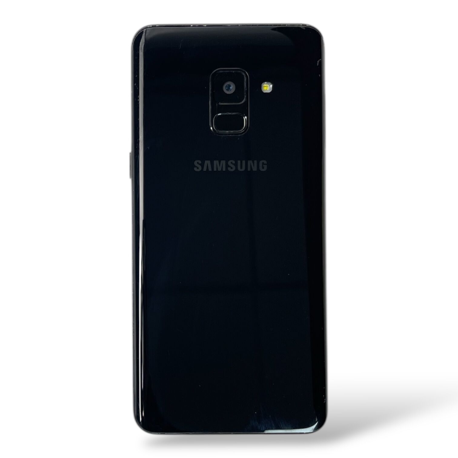 Смартфон Samsung Galaxy A8 4/32Gb