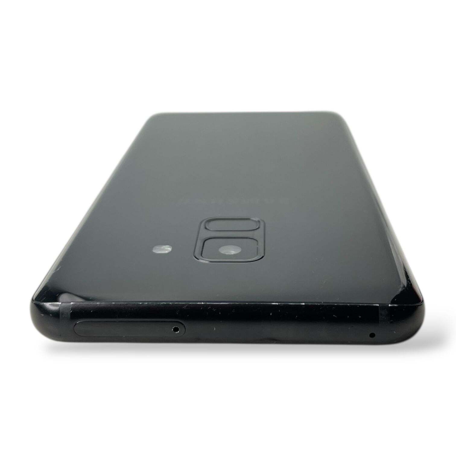 Смартфон Samsung Galaxy A8 4/32Gb