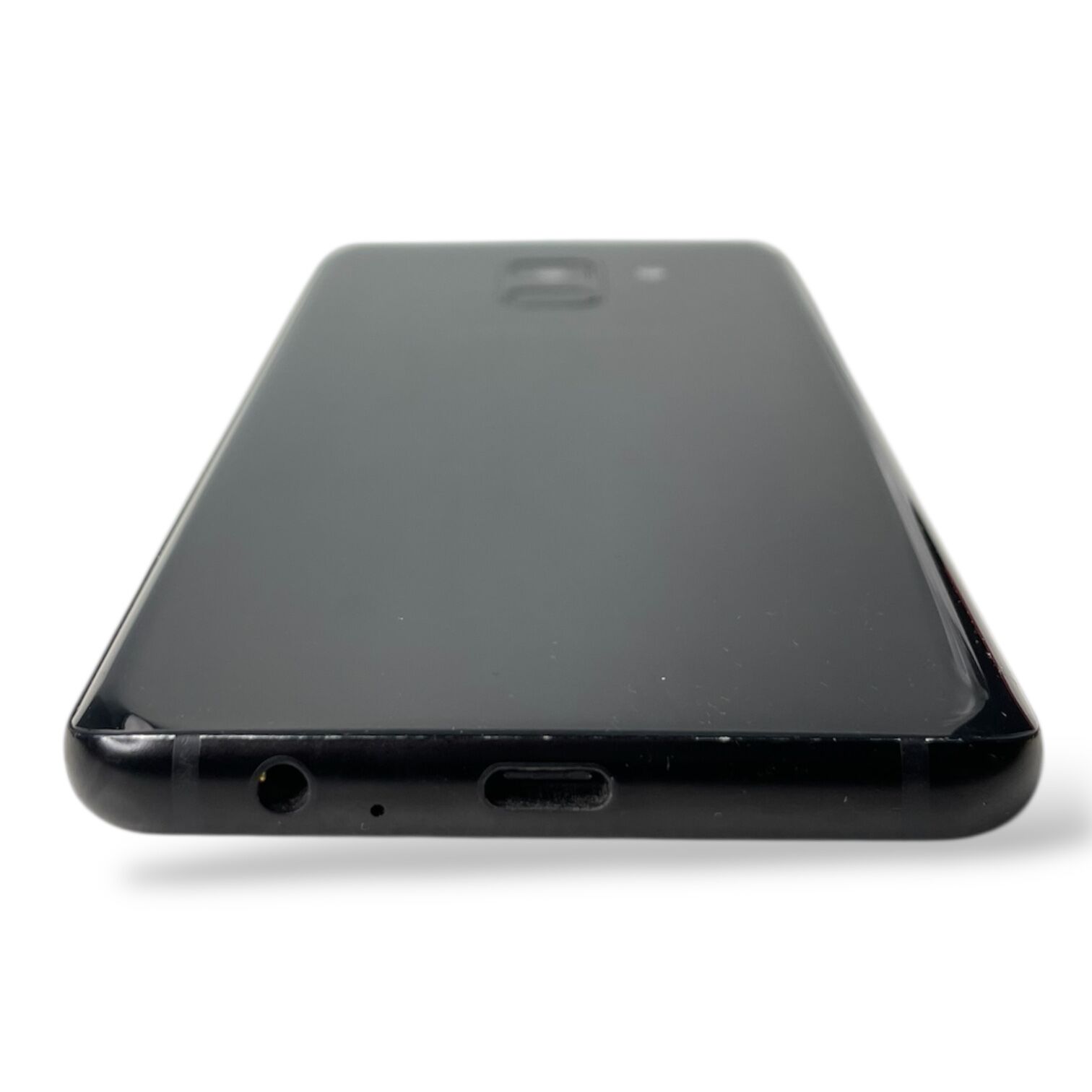 Смартфон Samsung Galaxy A8 4/32Gb