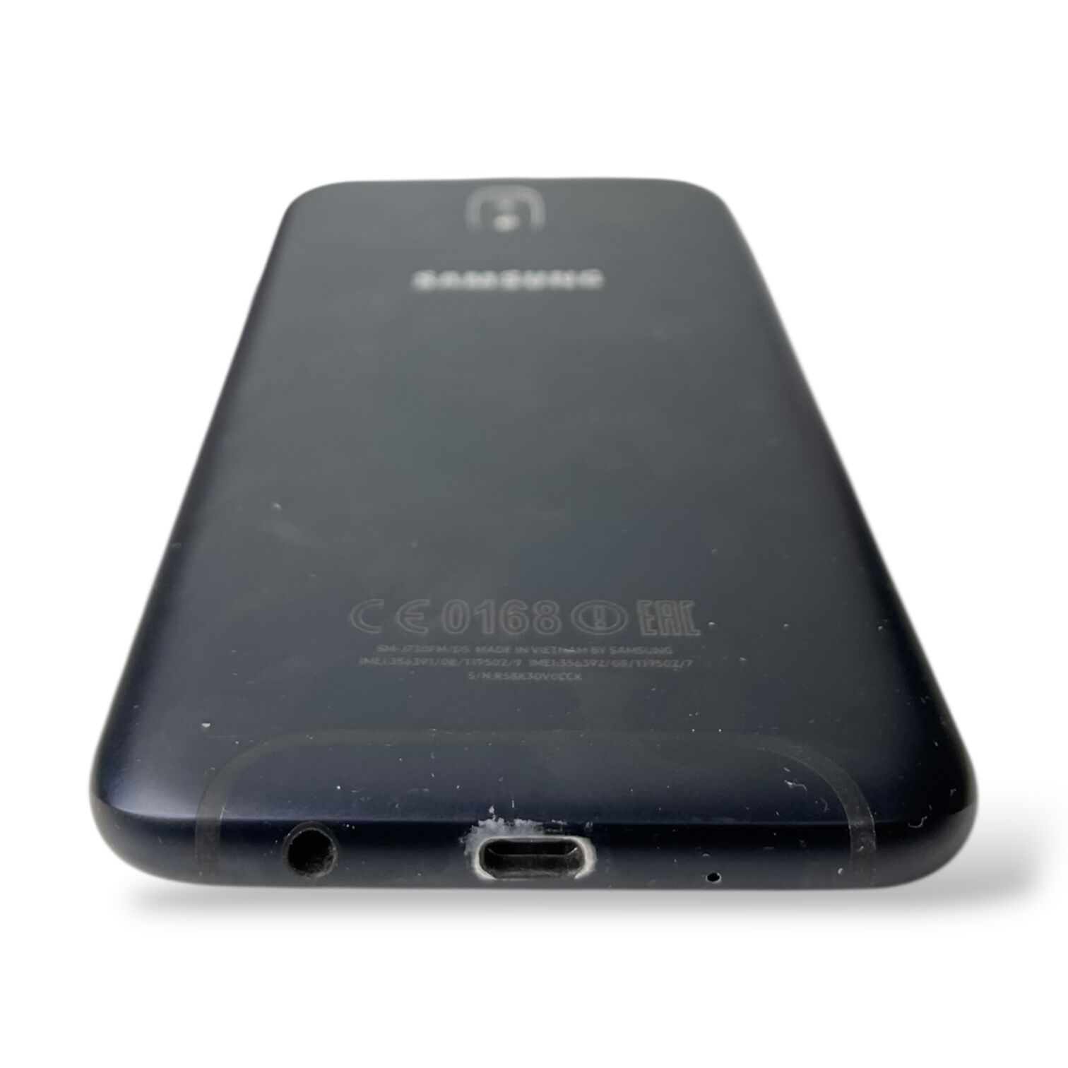 Смартфон Samsung Galaxy J7 3/16gb