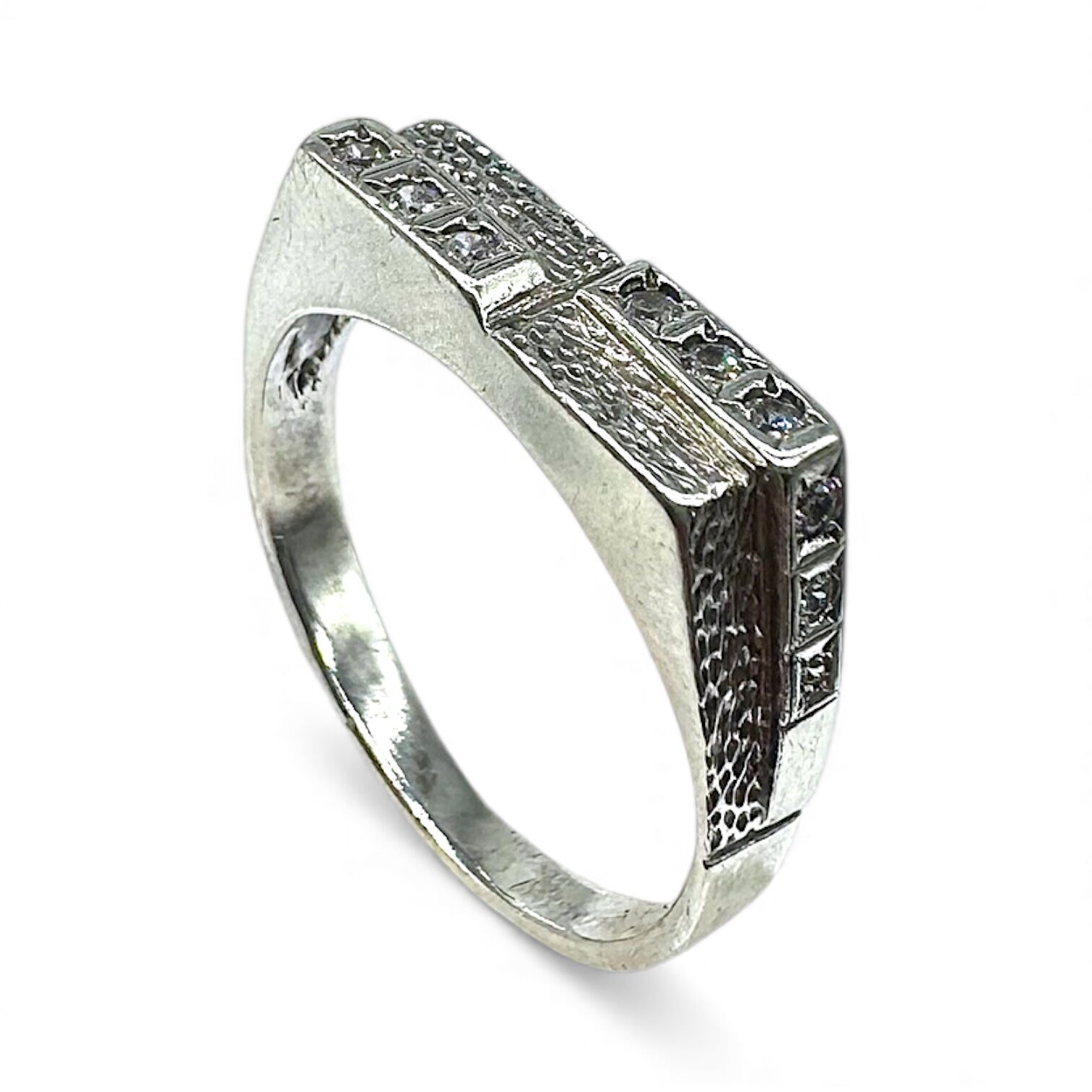 Серебряное кольцо с фианитом