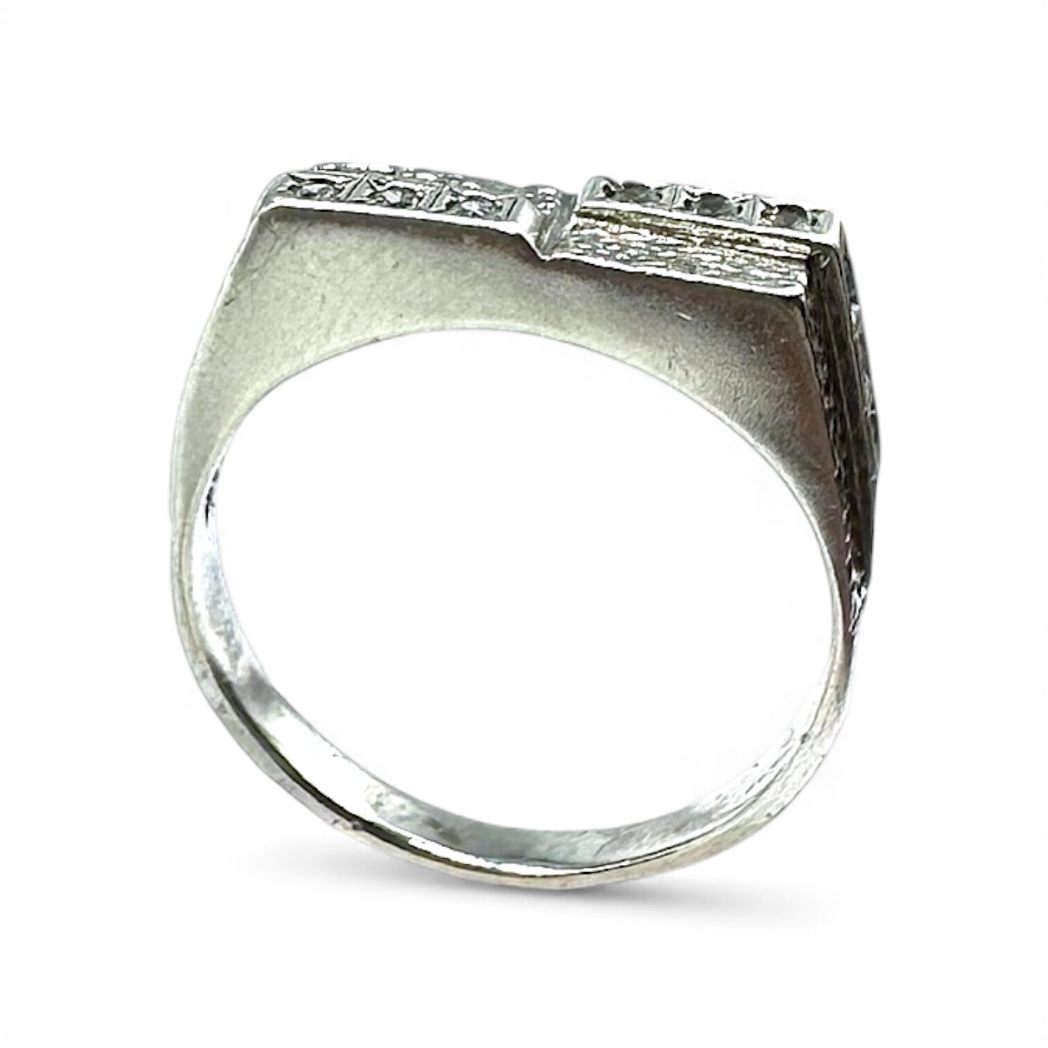 Серебряное кольцо с фианитом