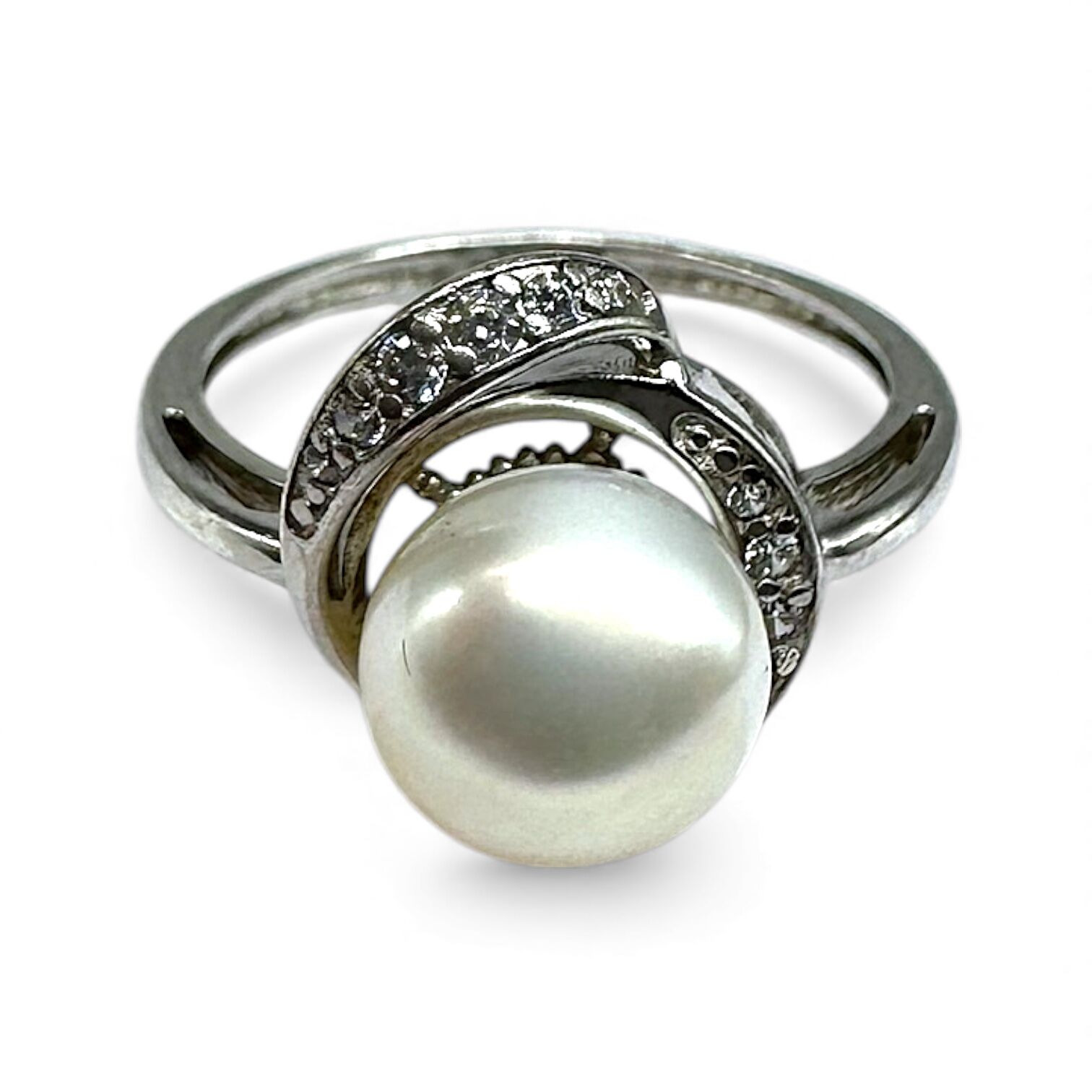 Снребряное кольцо с жемчугом и цирконием