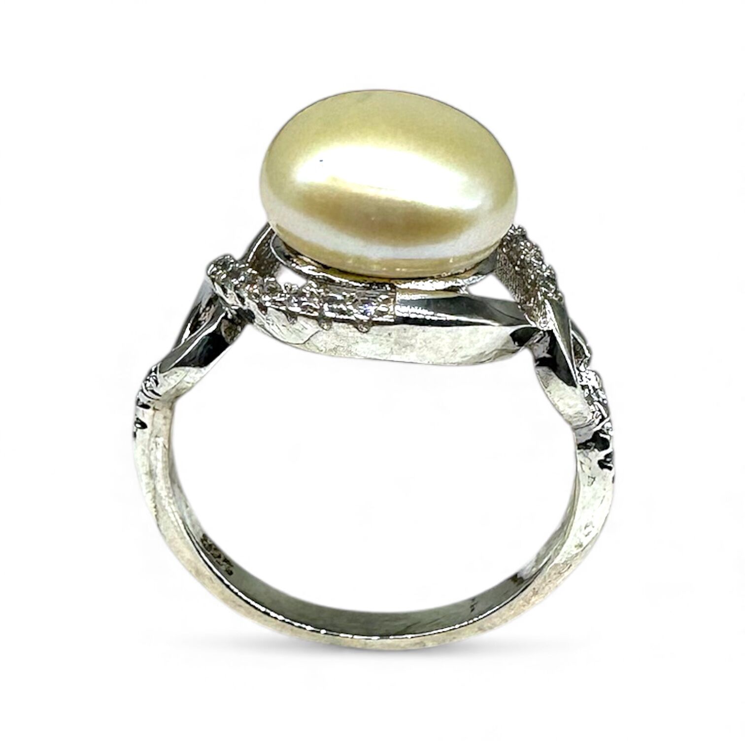 Серебряное кольцо с жемчугом