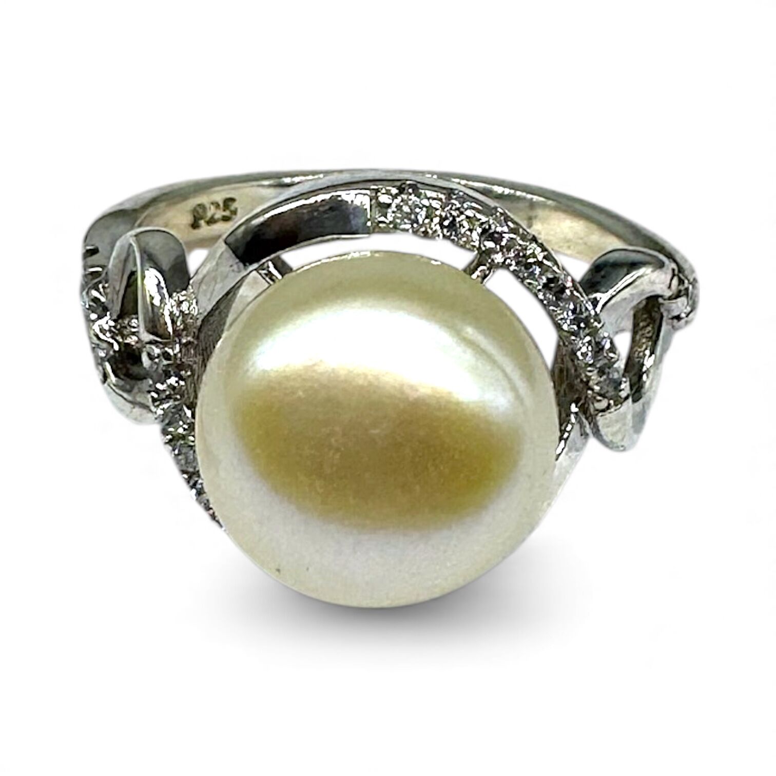 Серебряное кольцо с жемчугом