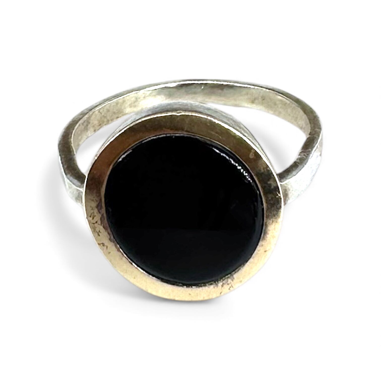 Срібна каблучка з емаллю