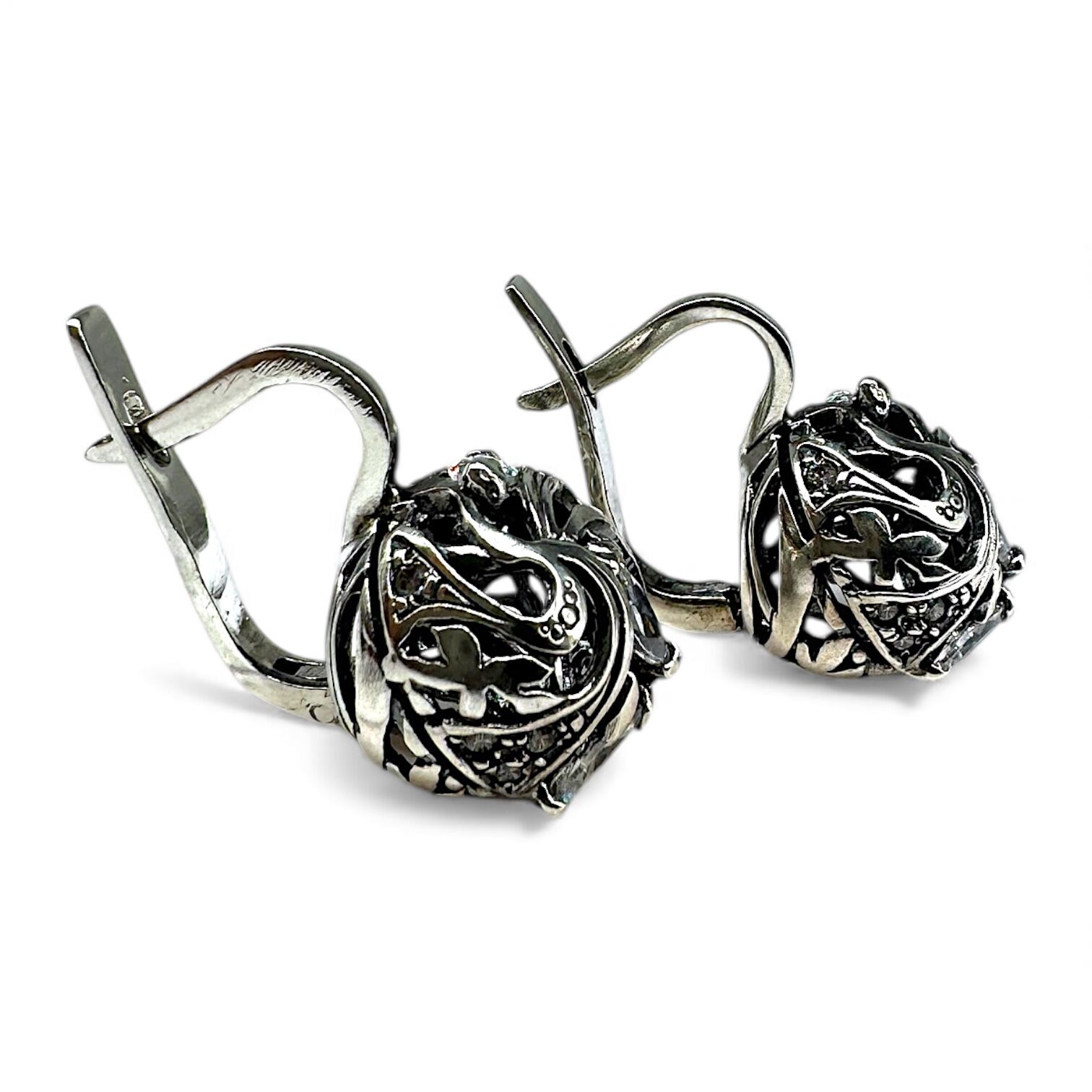 Серебряные серьги с фианитами