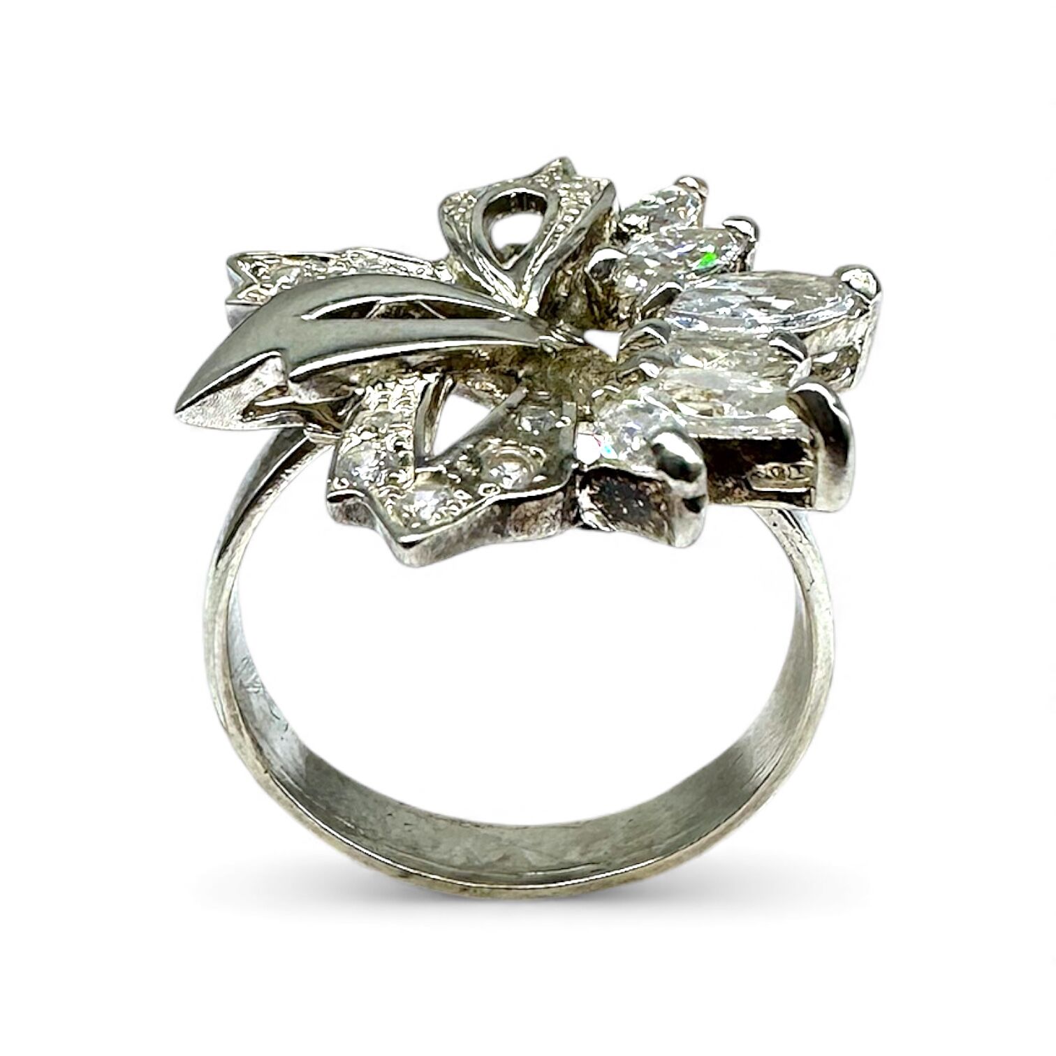 Серебряное кольцо с фианитами