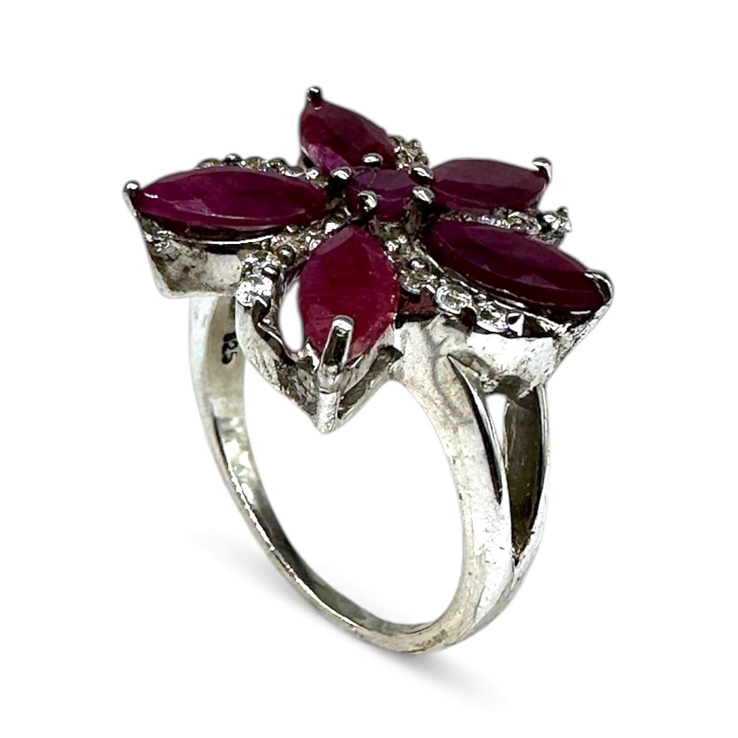 Срібна каблучка з індійськими рубінами та цирконами