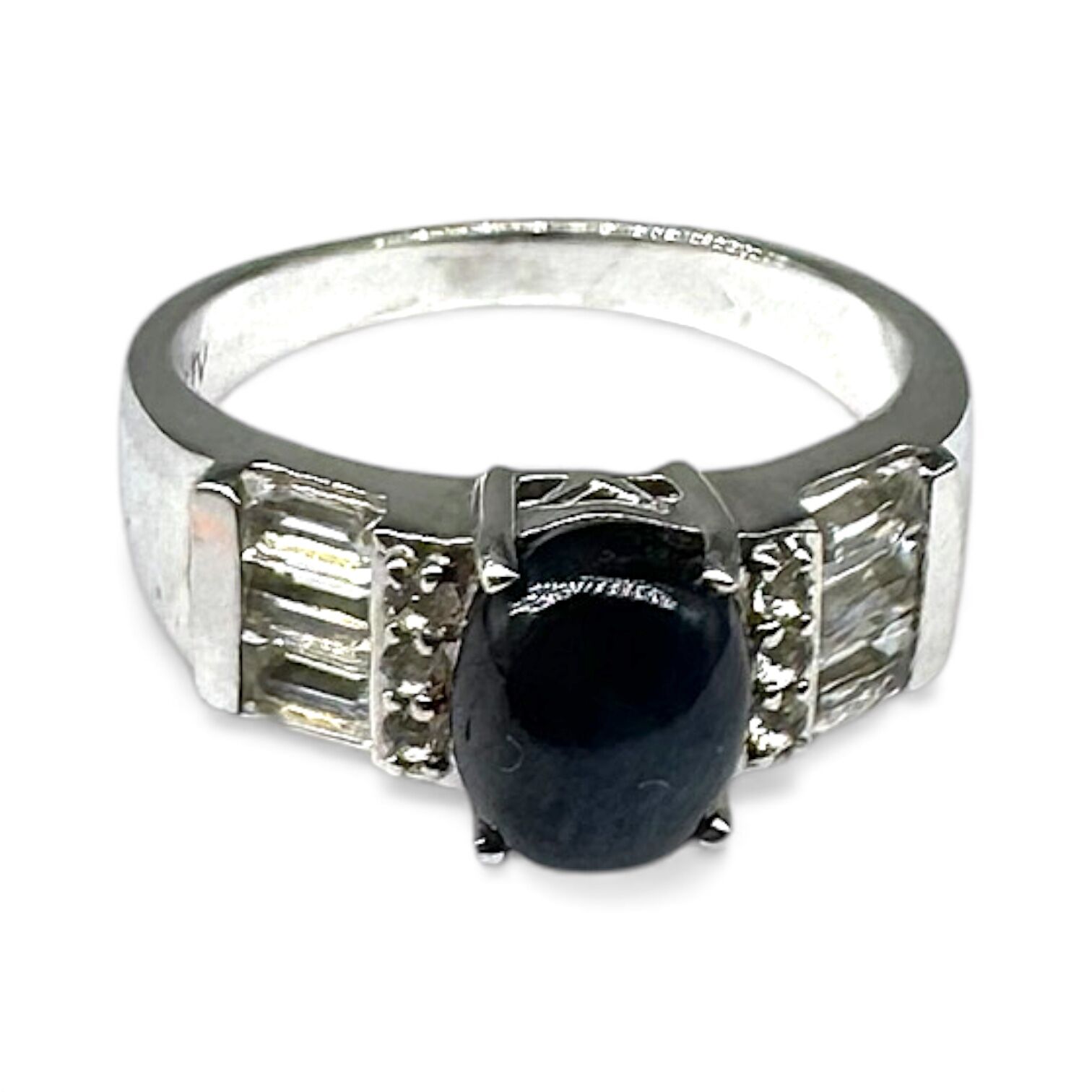 Срібна каблучка з сапфіром