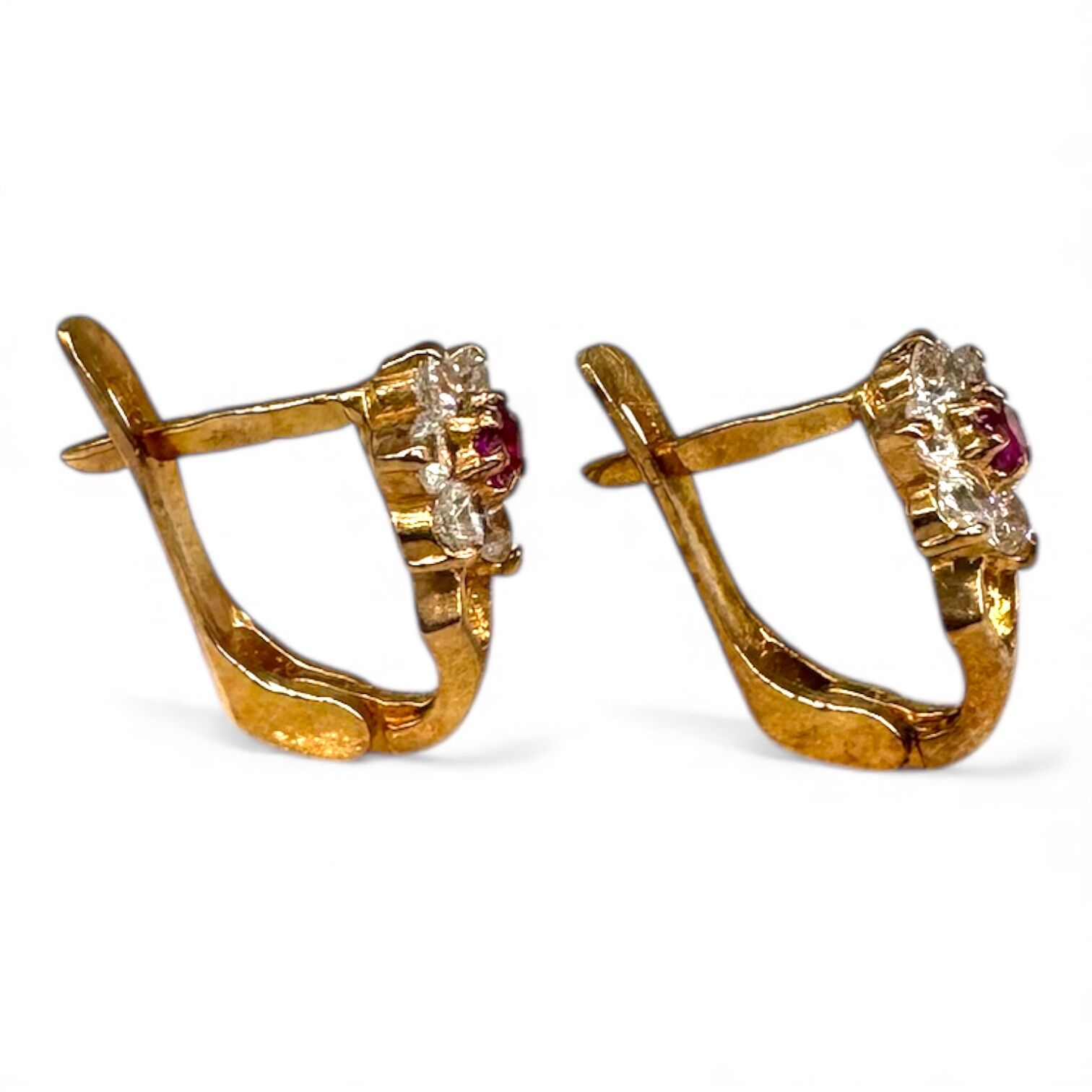 Золотые серьги с рубином и фианитами