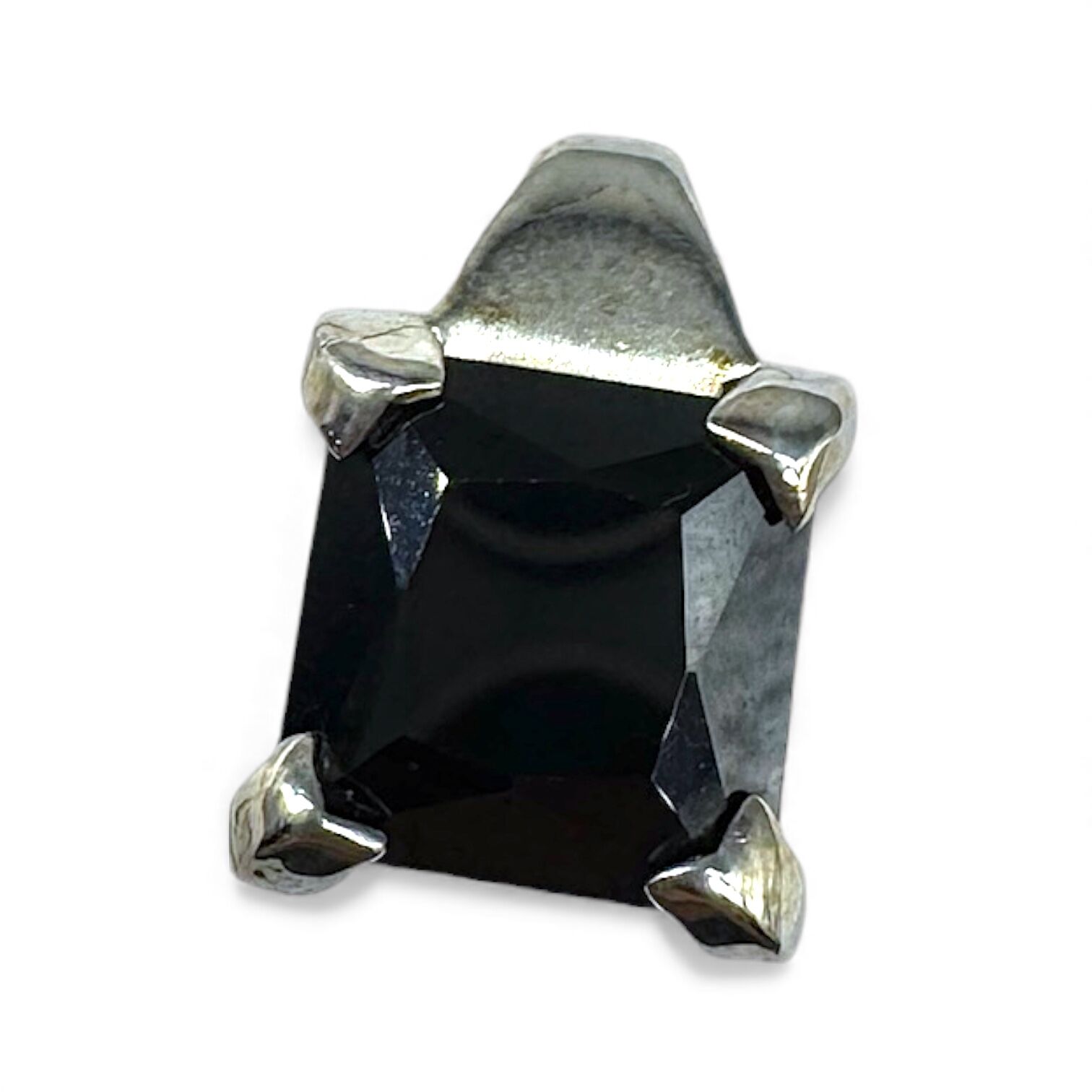 Срібна підвіска з шпінеллю