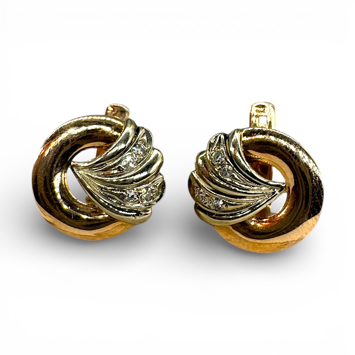 Золотые серьги с бриллиантами