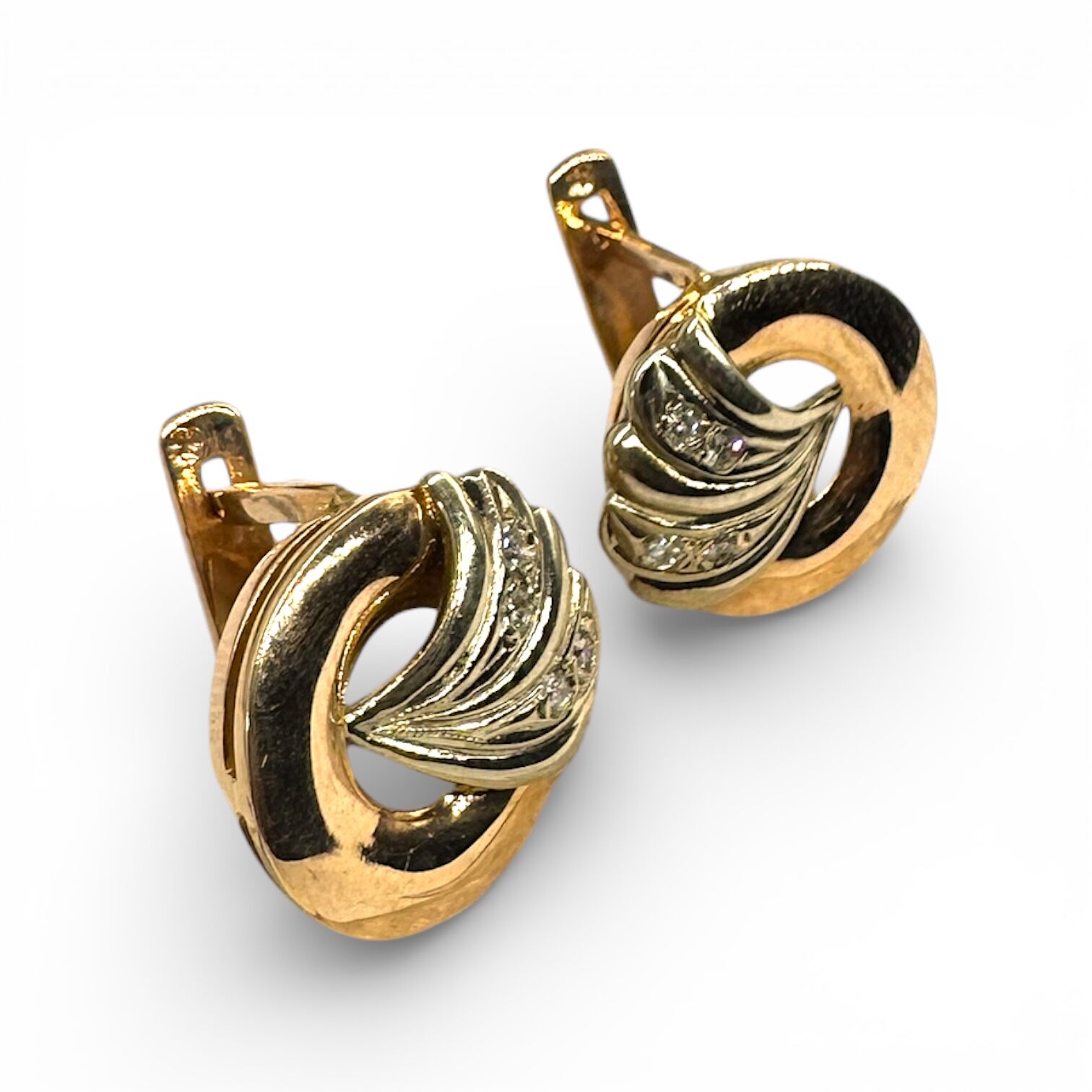 Золотые серьги с бриллиантами