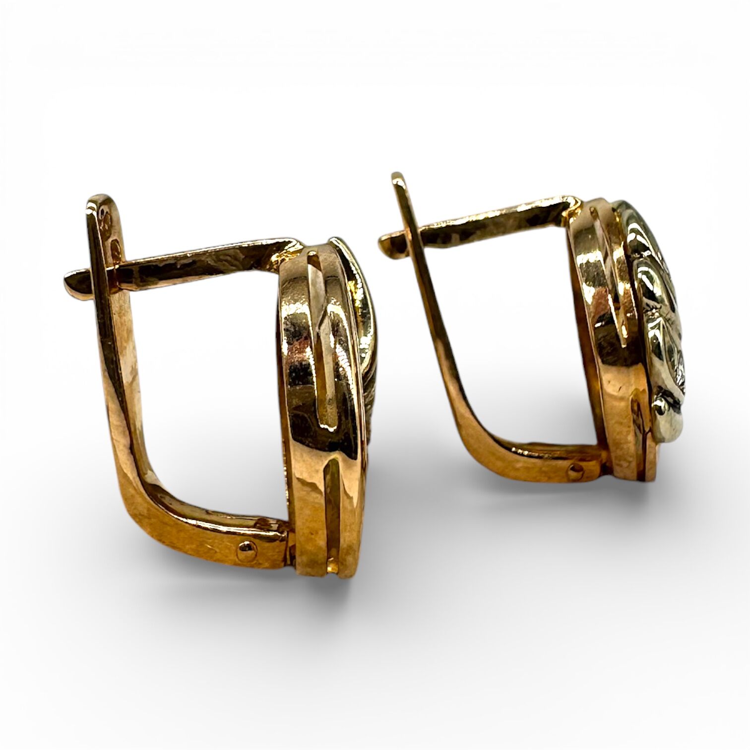 Золотые серьги с бриллиантами