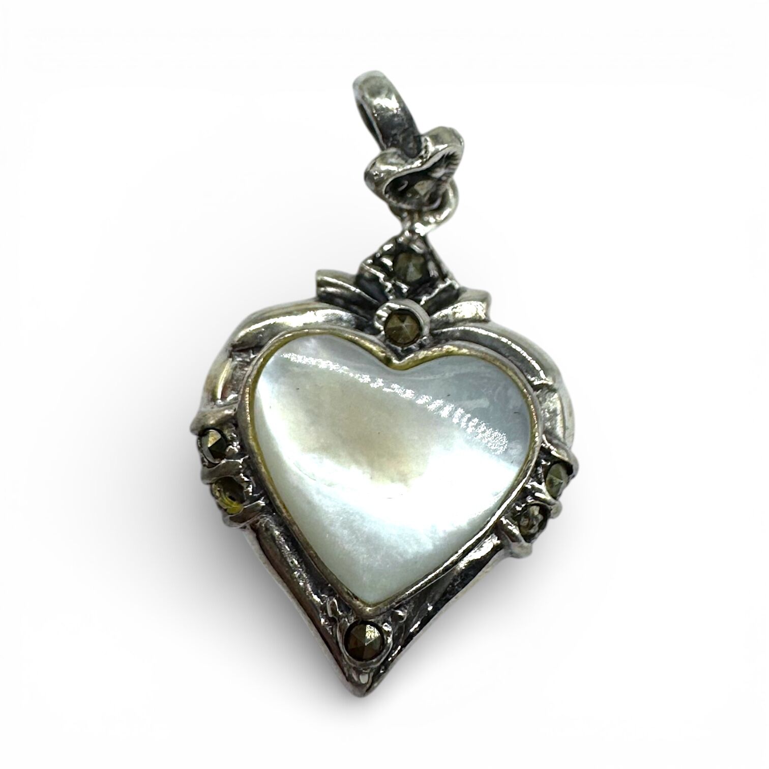 Срібна підвіска з перламутром