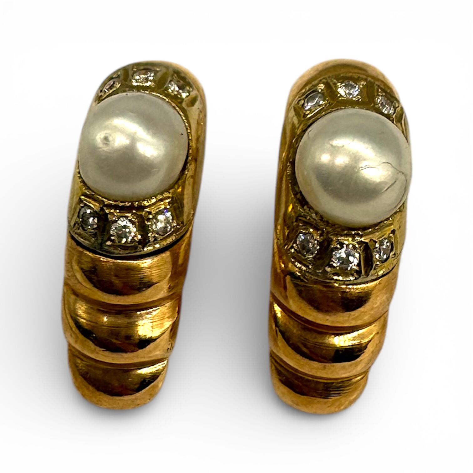 Золотые серьги с жемчугом и фианитами