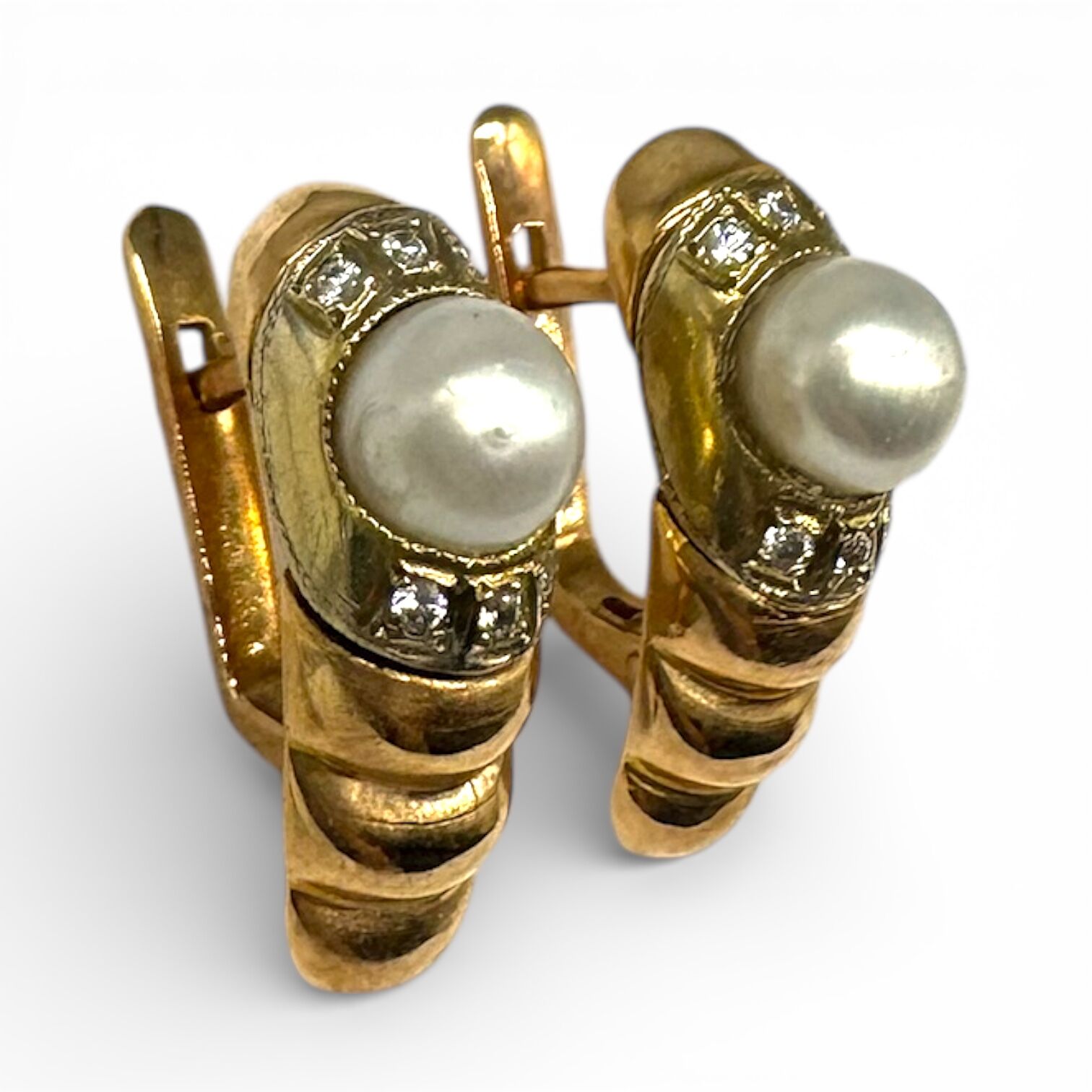 Золотые серьги с жемчугом и фианитами