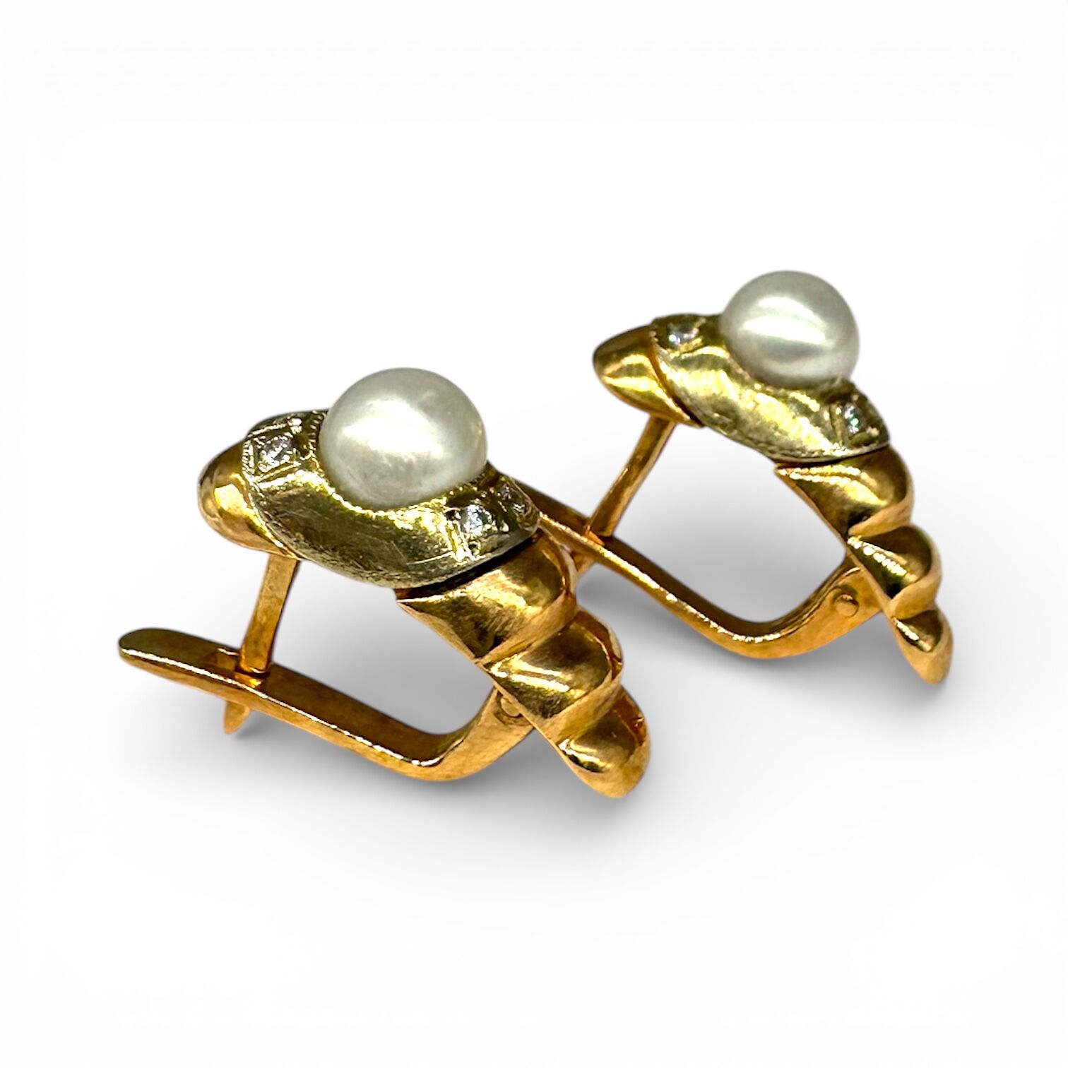 Золотые серьги с жемчугом и фианитами