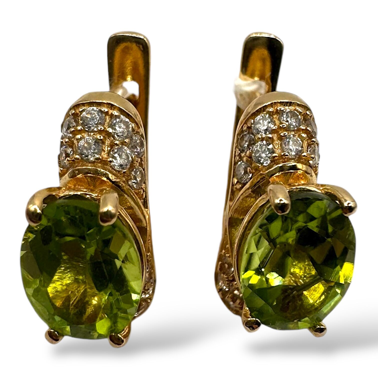 Золотые серьги с хризолитами