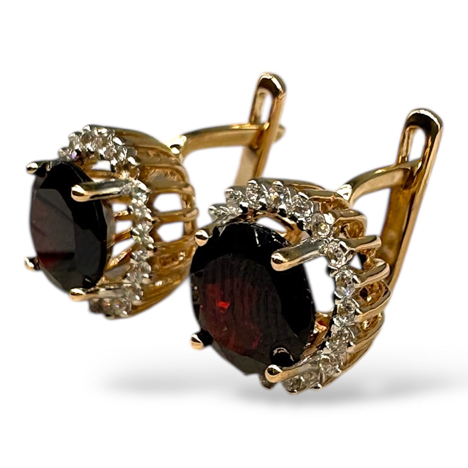 Золотые серьги с цирконами и гранатом